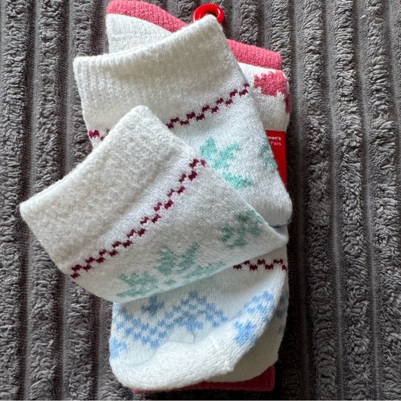 NWT! GAP Women’s 2 pairs super soft boot socks! Size 4-10! - Picture 4 of 6